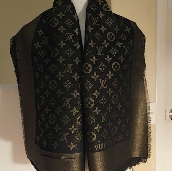 Louis Vuitton Accessories - Louis vuitton 401910 monogram shine shawl